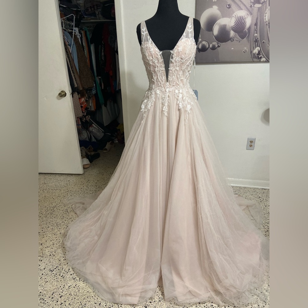 Anpu by Pronovias (Pink Wedding Dress)